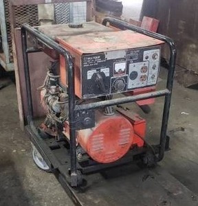 lot 323 image: Multiquip MQ 170 Amp DC Welder & 4000 Watt AC Generator, Model ACX-170S