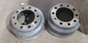 lot 336 image: Lot of 2 Webb 65710 Heavy Duty Brake Drums, 16.5 x 5, 10 Hole
