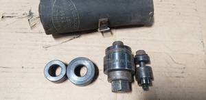 lot 375 image: Greenlee 735BB Knockout Punch Kit w Leather Case