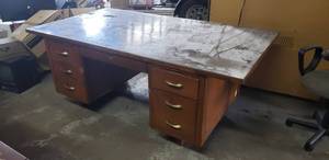 lot 399 image: Vintage Solid Wood 5-Drawer Desk