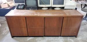 lot 401 image: 8 Drawer Wooden File Cabinet Credenza