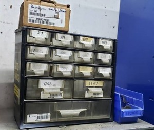lot 549 image: Plastic 15-Drawer Parts Bin