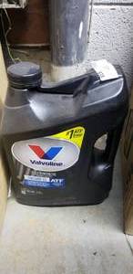 lot 638 image: Valvoline Synthetic Automatic Transmission Fluid
