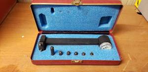 lot 724 image: Vintage Central Tool Co .001 No 201 Jeweled Dial Indicator Set, Complete w Case