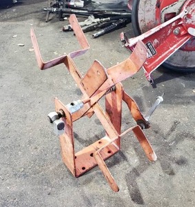 lot 118 image: Hose Reel w Mount