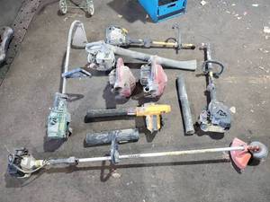 lot 148 image: Large Lot of Misc Yard Power Tools