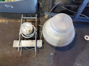 lot 164 image: Lot of Commercial Shop Lighting