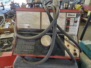 lot 172 image: Vintage Snap-On MT 539 Battery & Charging System Tester