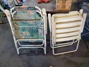 lot 186 image: Lot of 4 Folding Chairs