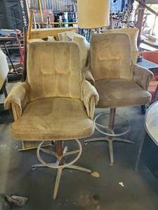 lot 189 image: Set of 2 Vintage High Back Arm Chair Barstools