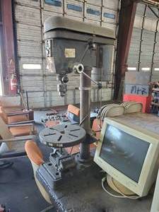lot 196 image: Chicago Power Tools 12 HP Model Drill Press Model DP-1258-3 w Vise, 1 Phase