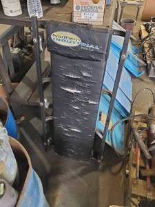 lot 220 image: Northern Industrial Tools Creeper