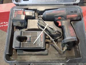 lot 267 image: Snap On CT350 Cordless 12 Impact Wrench with Battery, Charger, and Case
