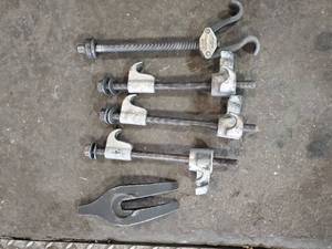 lot 282 image: Lot of 4 Coil Spring Compressors