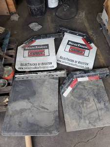 lot 292 image: Lot of 4 Mud Flaps
