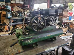 lot 333 image: DEWALT KU-2 Gas Powered Air Compressor w Honda GSX160 5.5 HP Motor