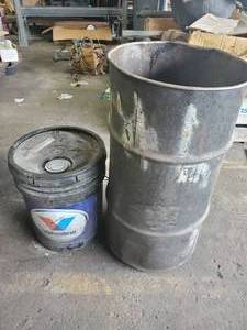 lot 338 image: Valvoline VV859 85W-140 Gear Oil, 5-Gallon & 30 Gallon Can