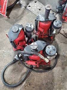 lot 349 image: Lot of 3 20-Ton Air Over Hydraulic Bottle Jacks