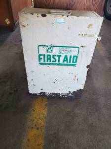 lot 411 image: Vintage Zee First Aid Cabinet