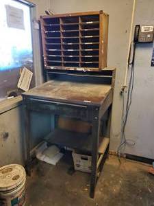 lot 420 image: Metal Work Station and File Organizer WORK STATION LEGS WILL NEED TO BE REMOVED TO GET IT OUT OF THE ROOM.  LEGS ARE BOLTED ON