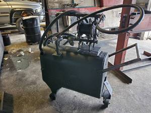 lot 423 image: Rolling Snyder 57 Gallon Oil Tank w Attached Vacuum Pump for Pumping Oil InOut