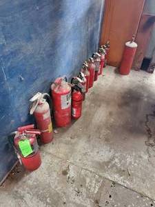 lot 451 image: Lot of 12 Fire Extinguishers