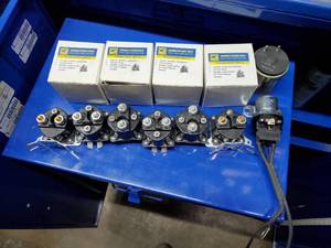 lot 611 image: Lot of 10 Start Switches  THIS ITEM MUST BE PICKED UP WEDNESDAY OR THURSDAY