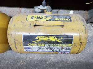 lot 657 image: TSI Cheetah CH-5 Bead Seater 5 Gallon Steel Tank