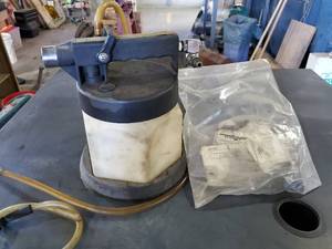 lot 682 image: Mightyvac Vacuum Brake Bleeder, Model MV6830