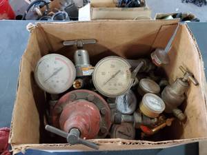 lot 703 image: Lot of Acetylene Gauges, Smith, Gentec & More