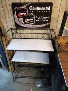 lot 777 image: Continental Batteries Wire Shelf