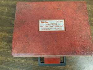 lot 852 image: Blue-Point (Snap-On) Electronic Halogen Leak Detector, Model ACT200
