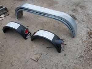 lot 1006 image: 2 Pairs of Trailer Fenders