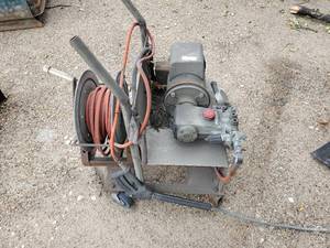 lot 1025 image: Pressure Washer