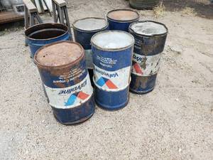 lot 1030 image: Lot of 6 Valvoline Oil Drums