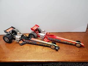 lot 936 image: 2 Extreme Machine Toy Top Fuel Dragsters