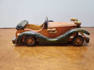lot 937 image: Wooden Quorum The Woody Car