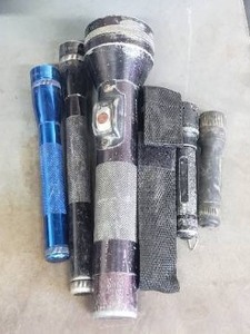 lot 809 image: Lot of 6 Flashlights, Some are LED.  3 Maglites.