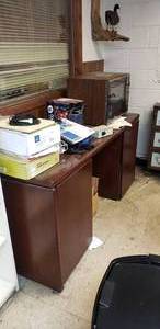 lot 837 image: Wooden Desk w 4 Drawers.  Contents Not Included.