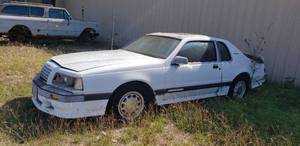 lot 946 image: 1986 Ford Thunderbird Turbo with Title