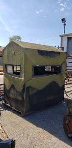 lot 957 image: Deer Blind
