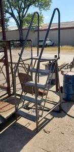 lot 962 image: 5 Step Rolling Safety Ladder