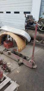 lot 986 image: Large Heavy Duty Floor Jack