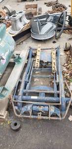 lot 993 image: 1 Ton Transmission Jack