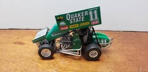 lot 897 image: AUTOGRAPHED Action Diecast 124 Steve Kinser Quaker State Sprint Car, Limited Edition
