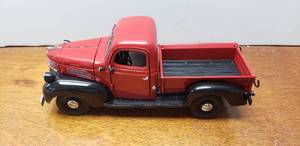 lot 906 image: The Danbury Mint Diecast 124 1941 Dodge Pickup