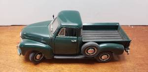 lot 921 image: The Danbury Mint Diecast 124 1953 Chevrolet Pickup
