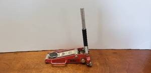 lot 1076 image: Matco Tools Baby Beast Miniature Jack, Model BBJACK.  For Display Purposes Only.