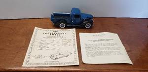 lot 919 image: The Danbury Mint Diecast 124 1941 Chevrolet Pickup