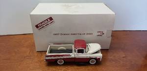 lot 911 image: The Danbury Mint Diecast 124 1957 Dodge Sweptside D100
